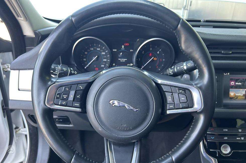Jaguar XF, 2.0 l., Седан