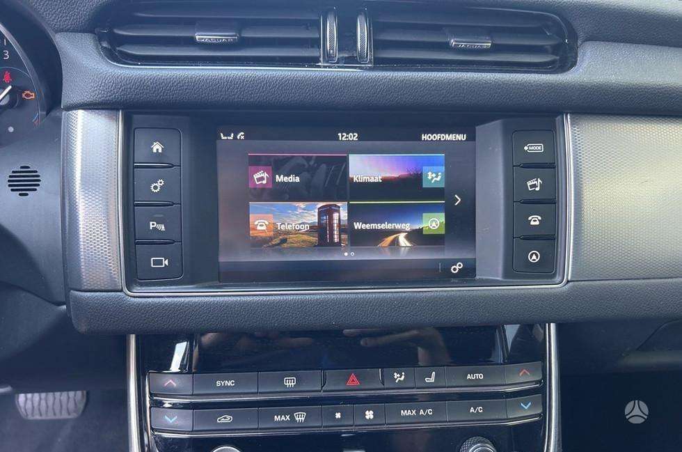Jaguar XF, 2.0 l., Седан