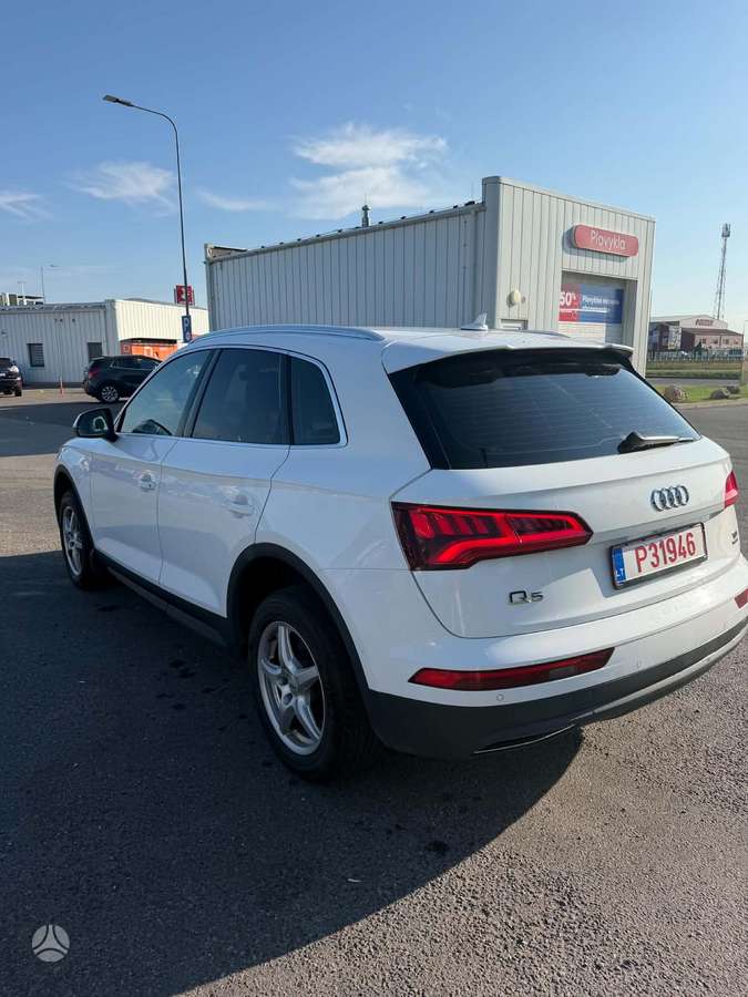 Audi Q5, 2.0 l., mpv / minivan