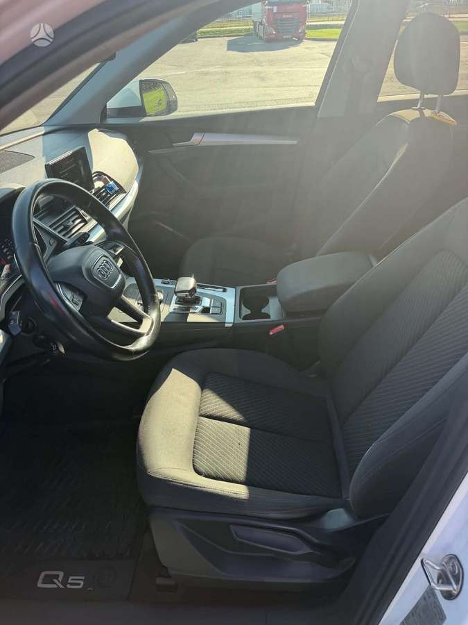 Audi Q5, 2.0 l., mpv / minivan
