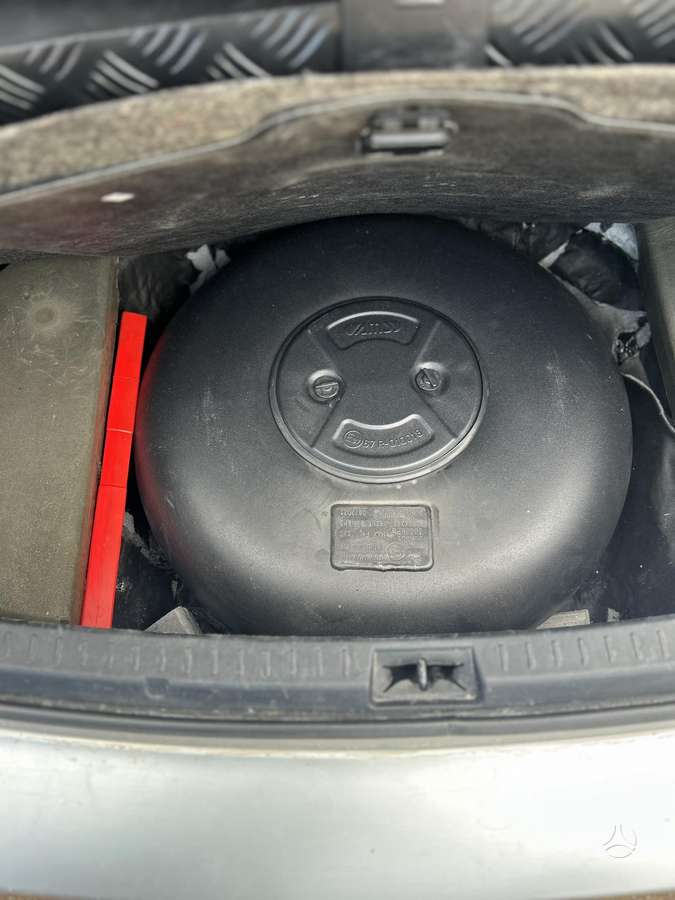 Toyota Avensis - 8