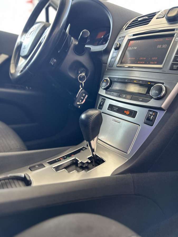 Toyota Avensis - 9