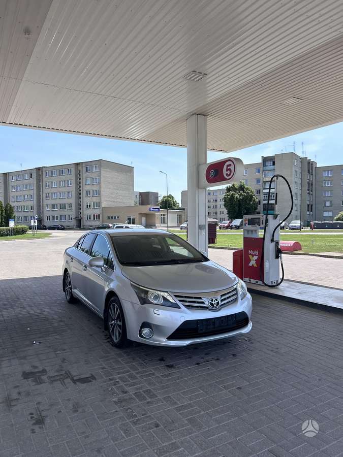 Toyota Avensis - 1