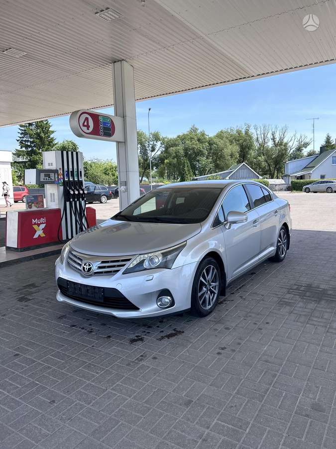 Toyota Avensis - 2