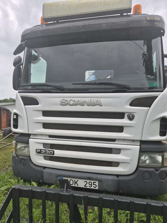 Renault Scania, самосвалы с краном