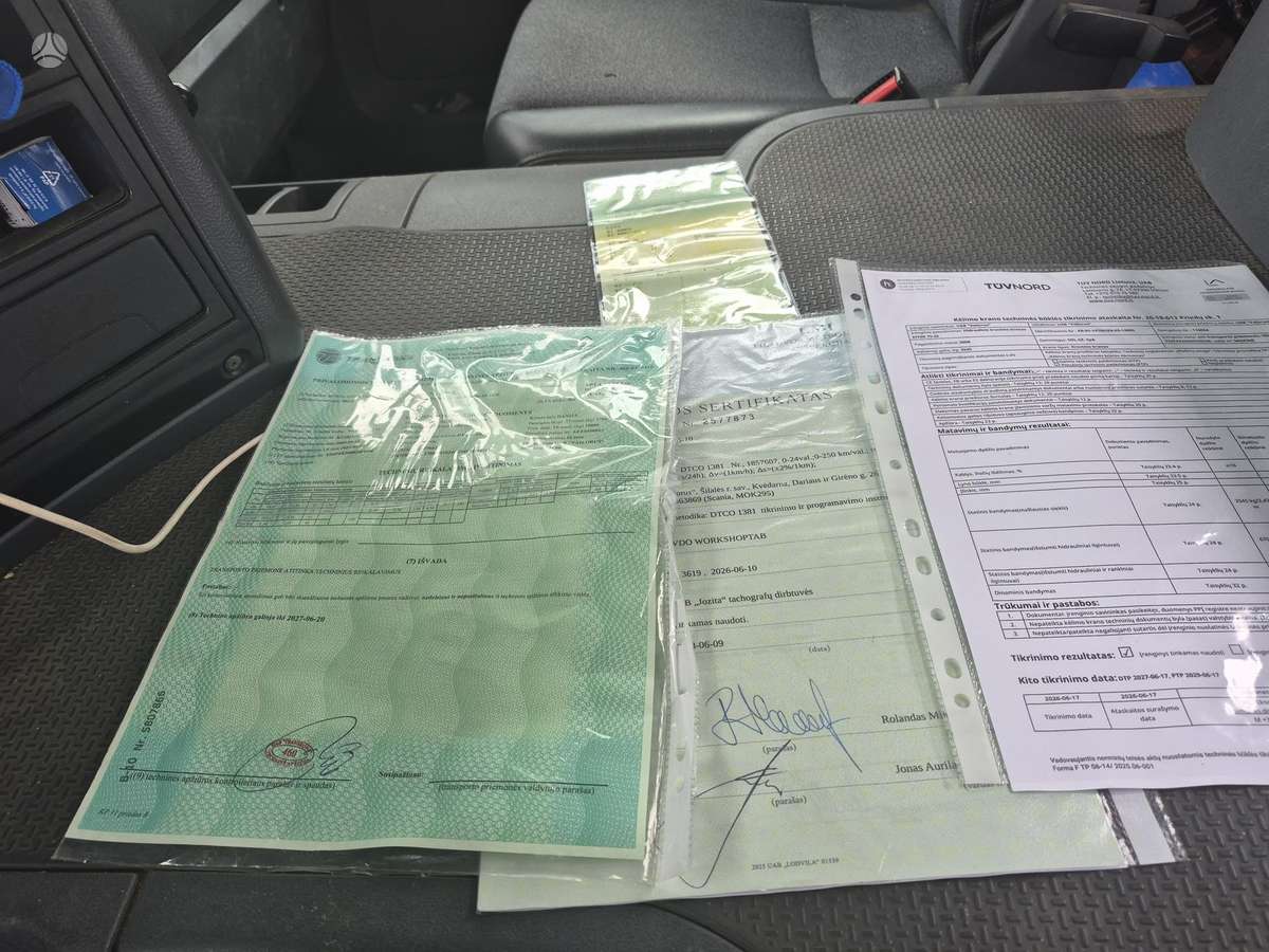 Renault Scania, savivarčiai su kranu