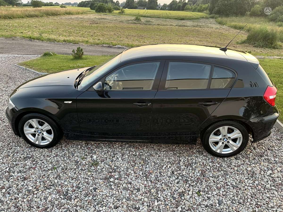 BMW 118, 2.0 l., hatchback