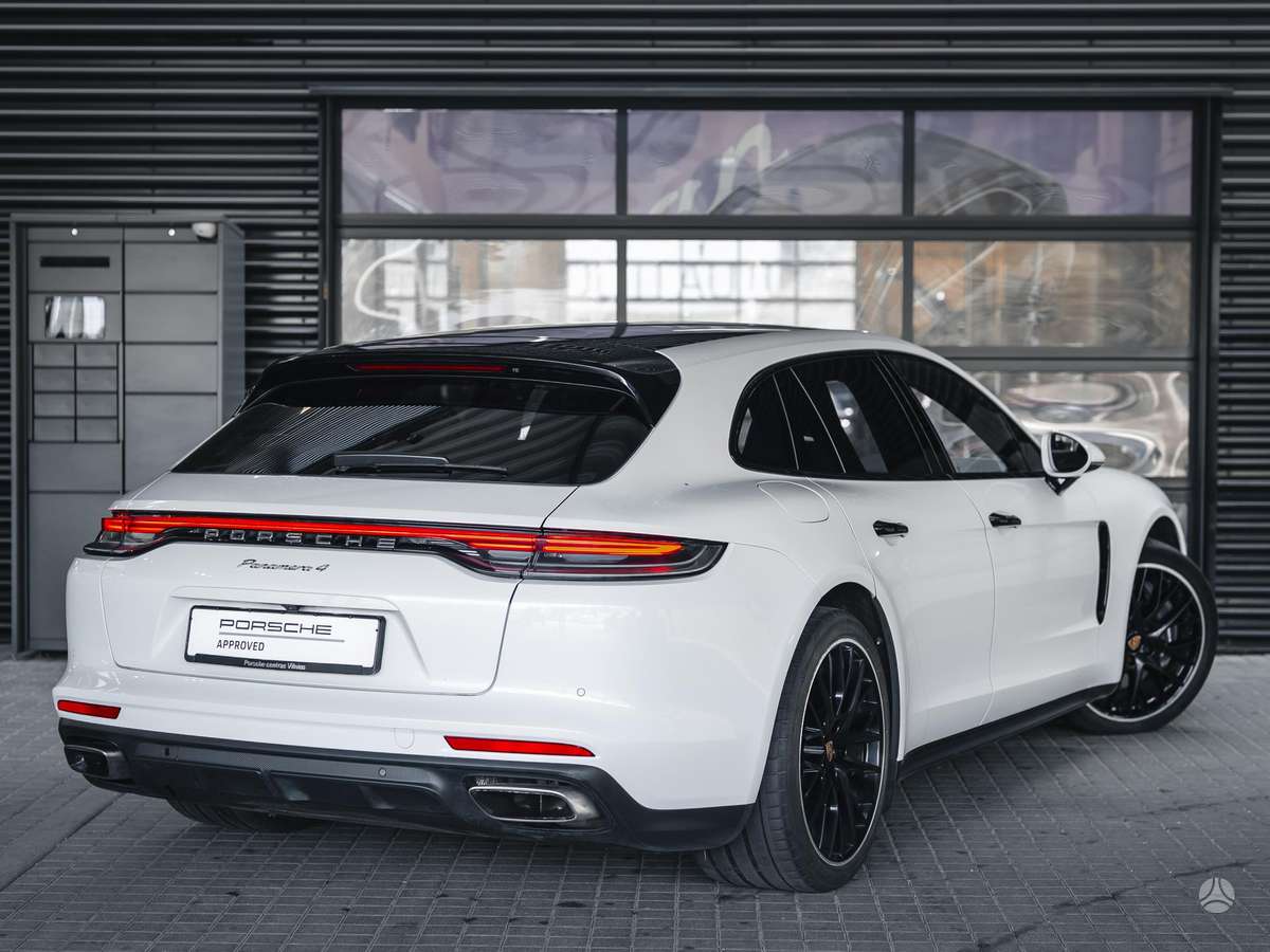 Porsche Panamera - 4