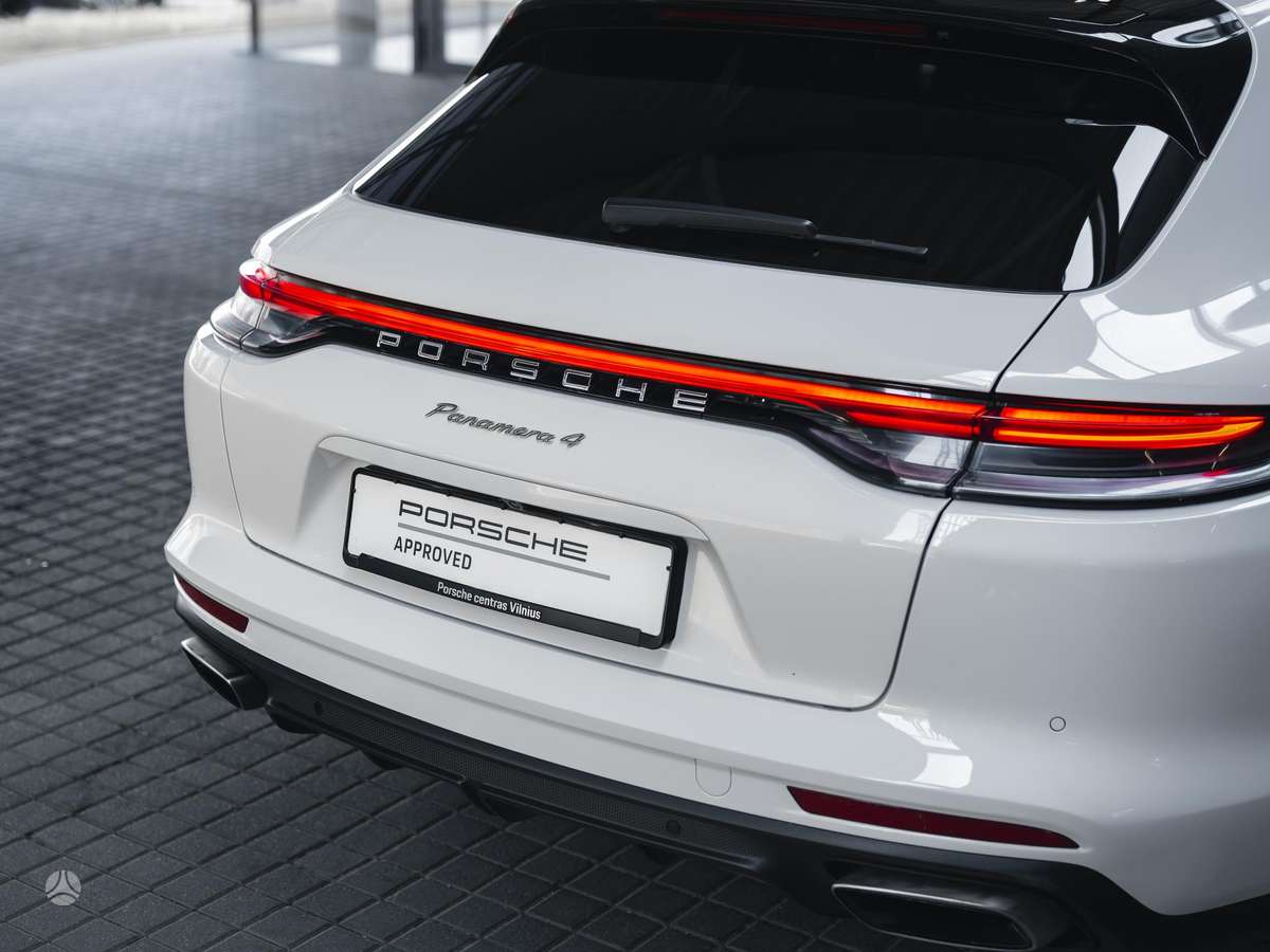 Porsche Panamera - 12