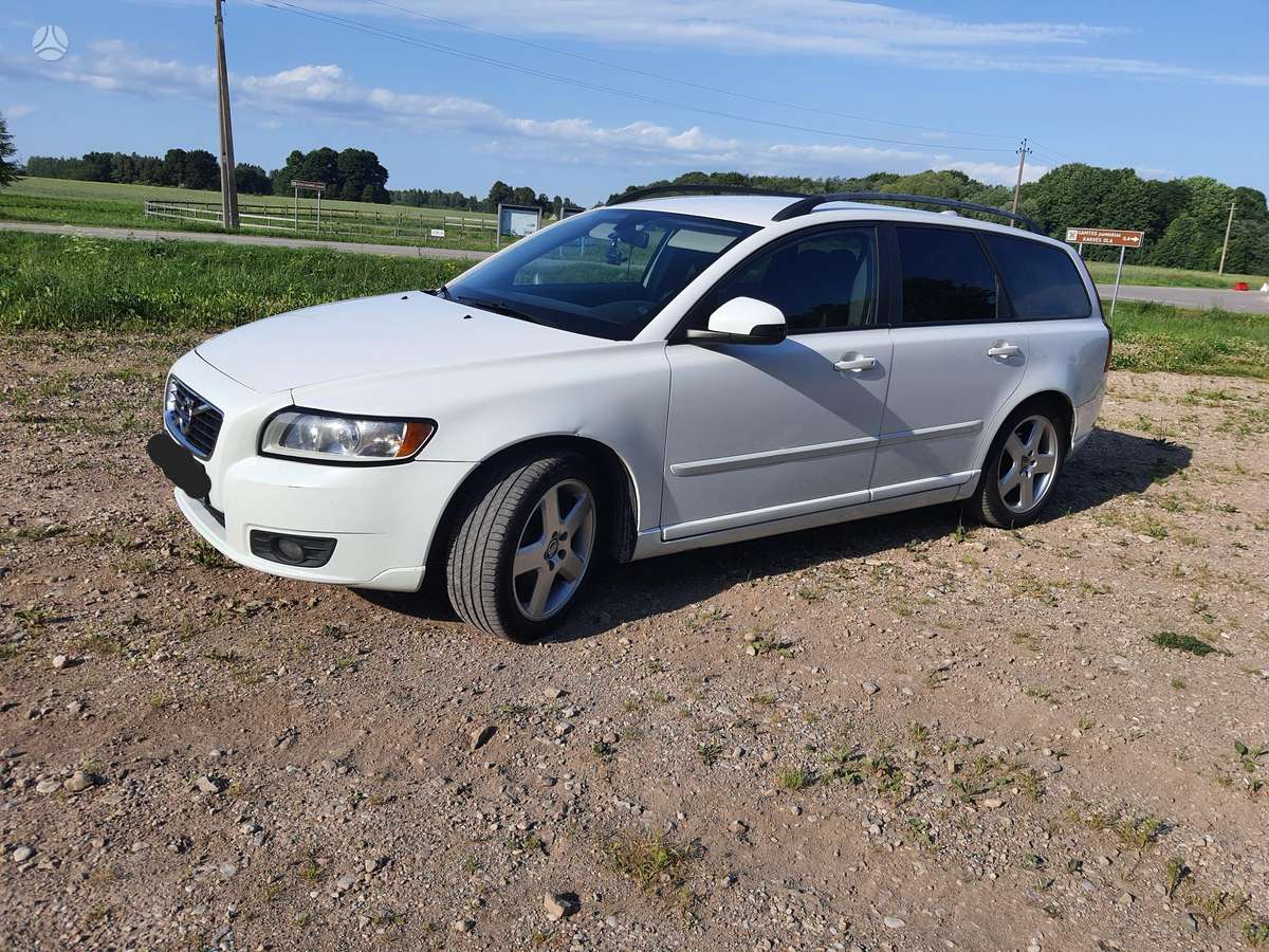 Volvo V50 - 1