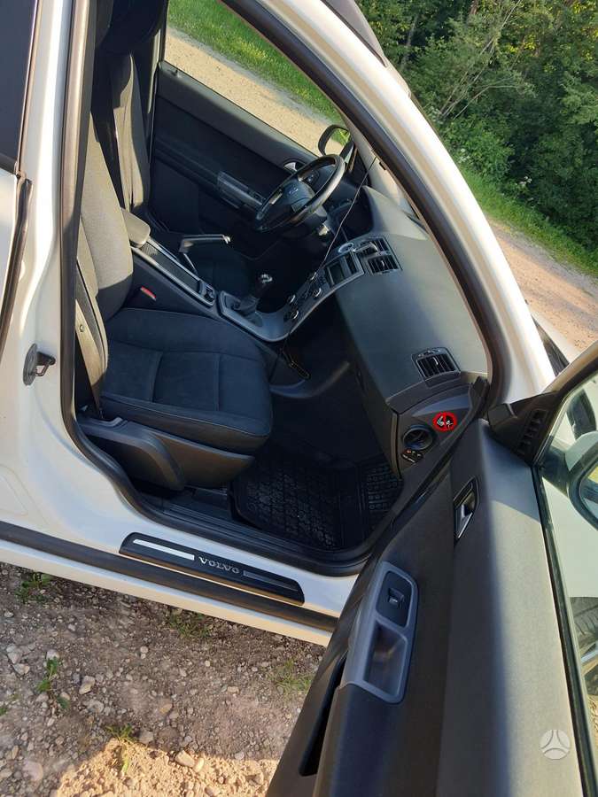 Volvo V50 - 10