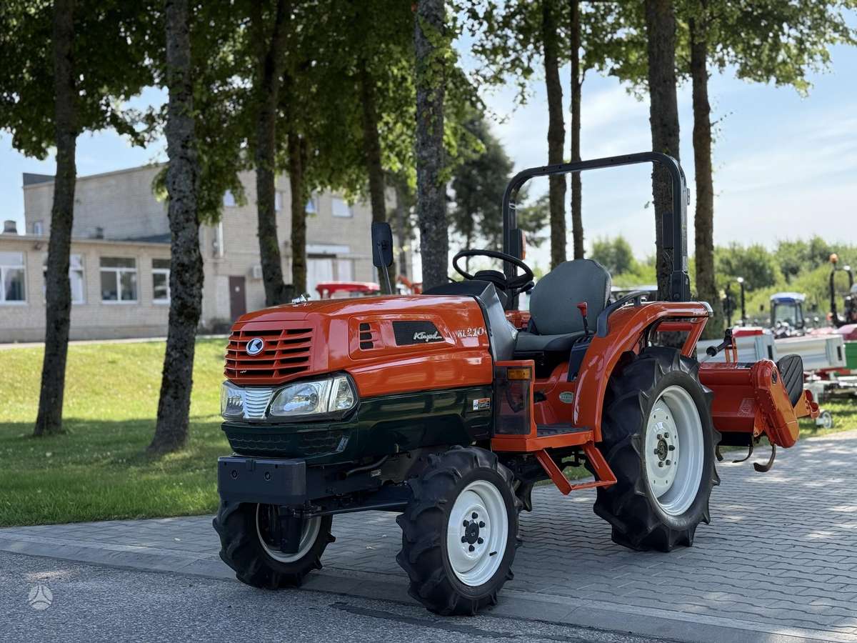Kubota KL-210, tractors