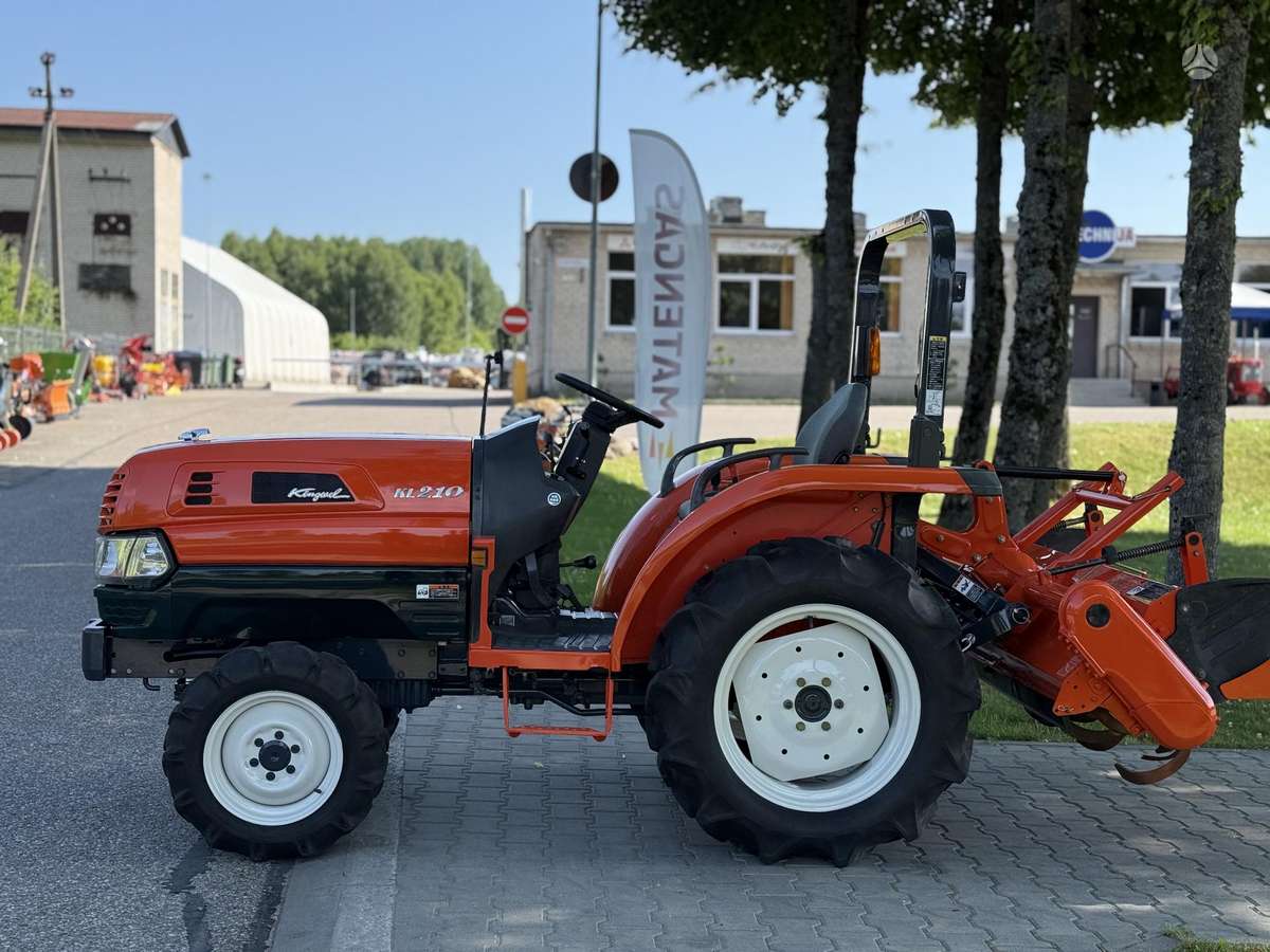Kubota KL-210, tractors