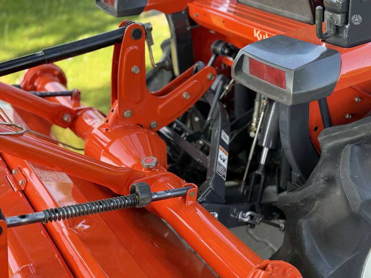 Kubota KL-210, tractors
