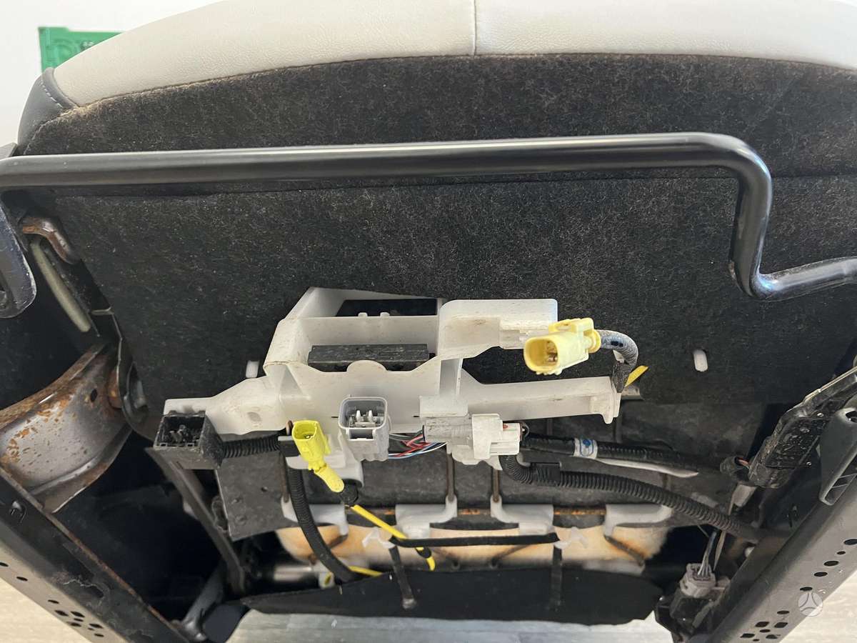 Toyota Prius, Prius XV 50, sėdynės