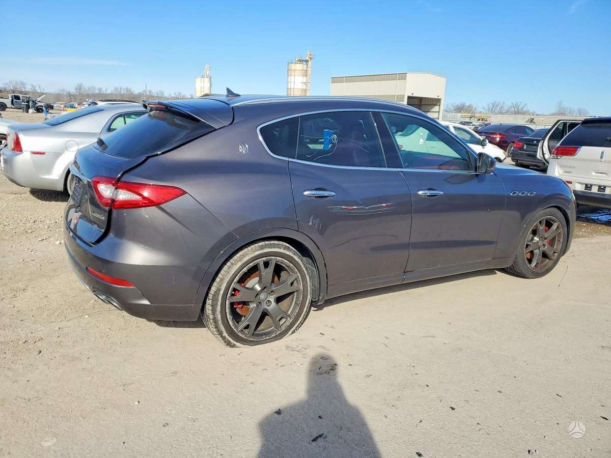 Maserati Levante dalimis