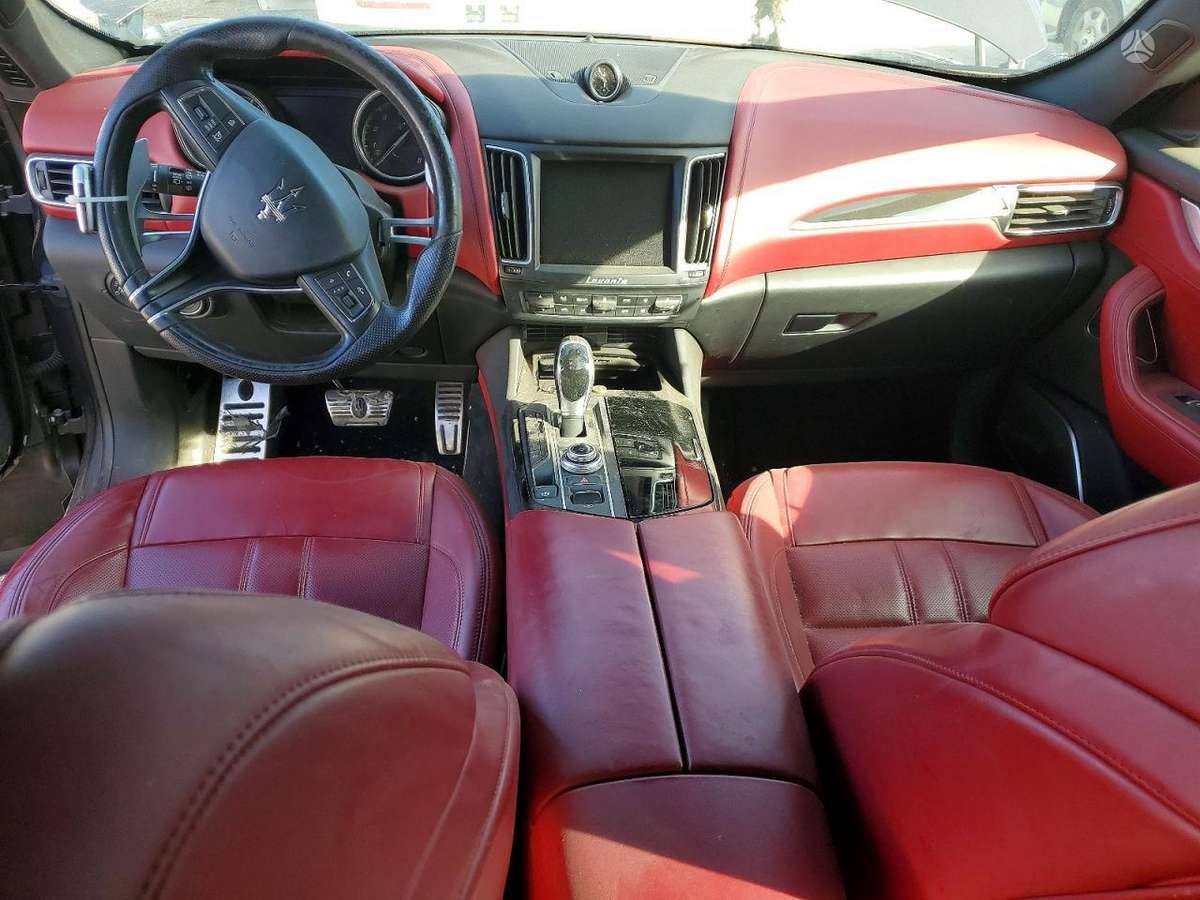 Maserati Levante dalimis