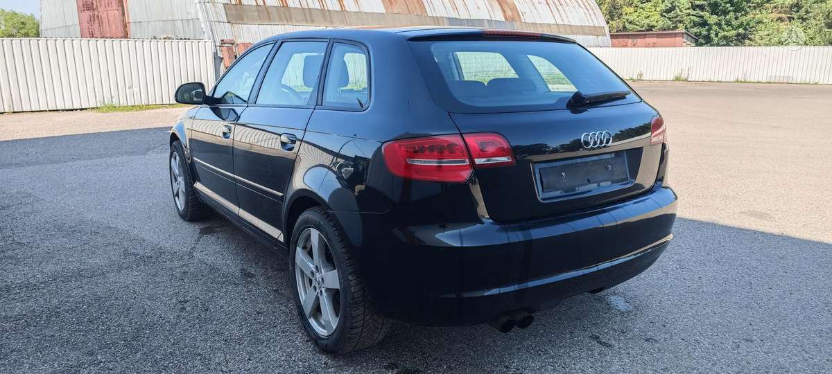 Audi A3, 1.8 l., hatchback
