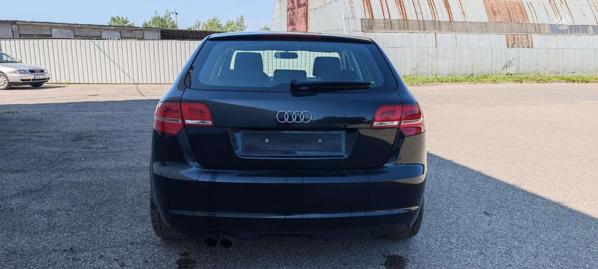 Audi A3, 1.8 l., hatchback