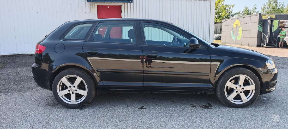 Audi A3, 1.8 l., hatchback