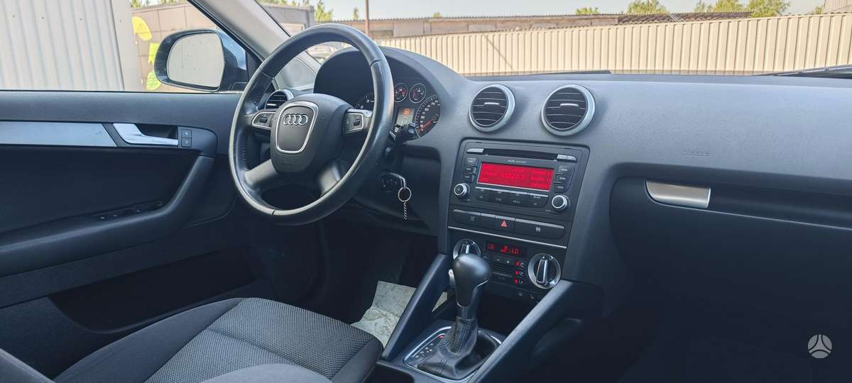 Audi A3, 1.8 l., hatchback