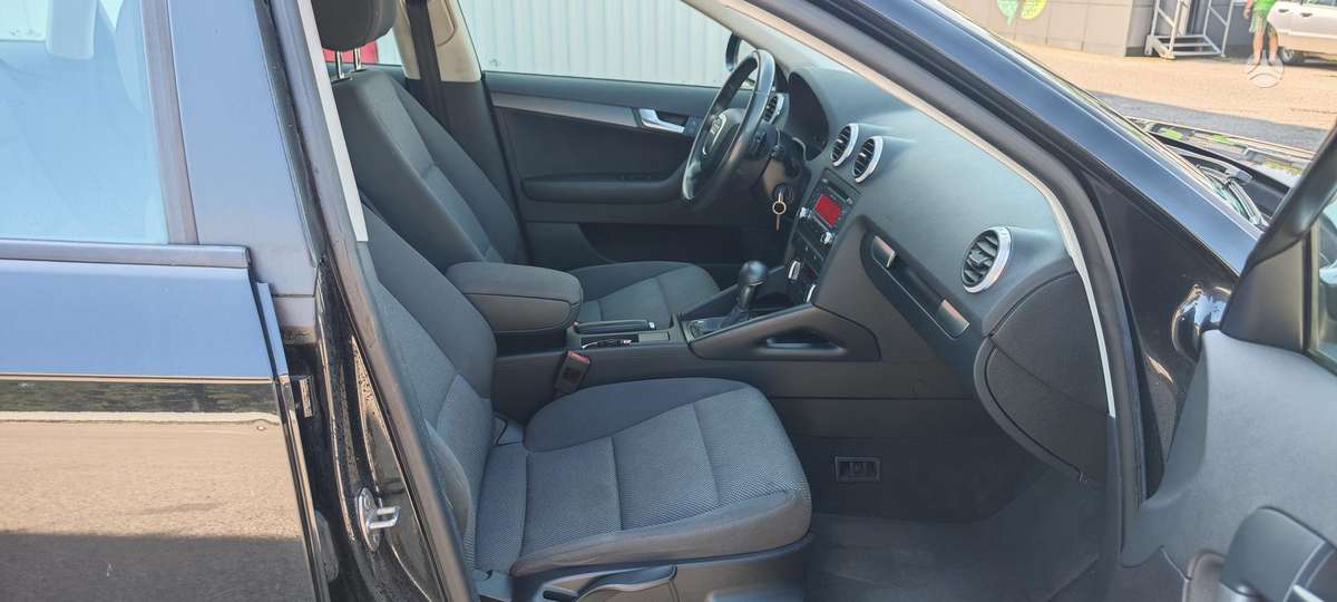 Audi A3, 1.8 l., hatchback