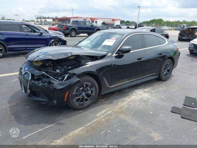 BMW i4, Седан