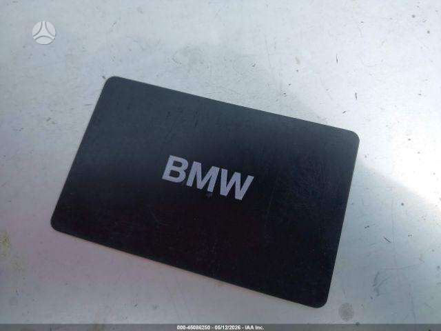 BMW i4, Седан