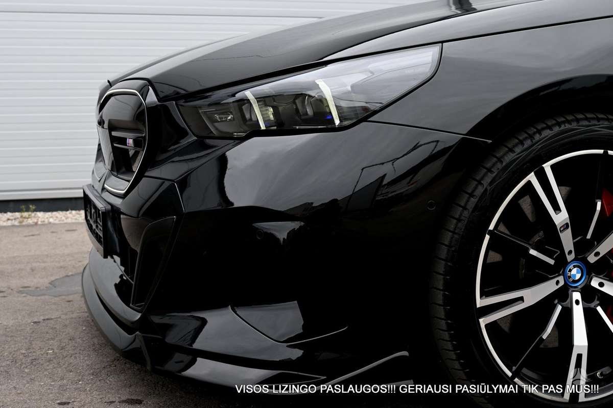 BMW i5, Седан