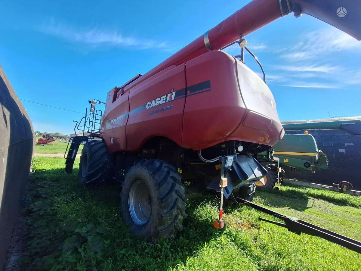 Case-IH 8120, комбайны