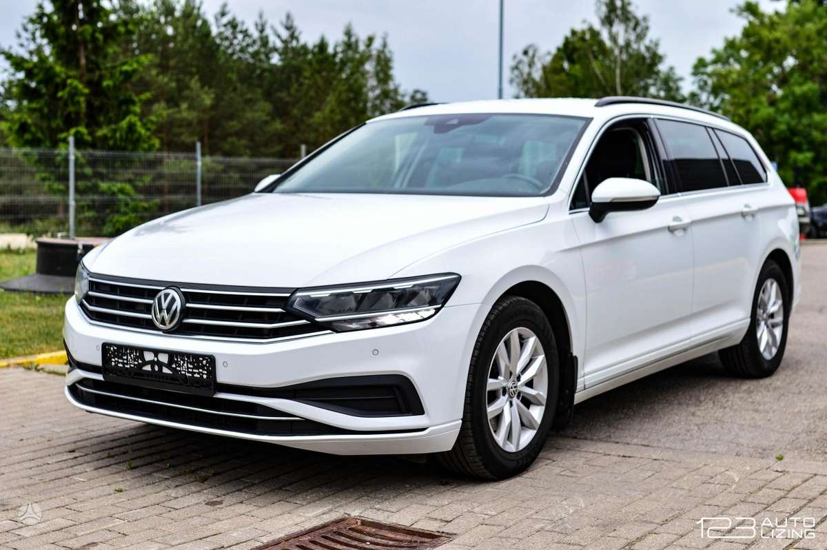 Volkswagen Passat - 1