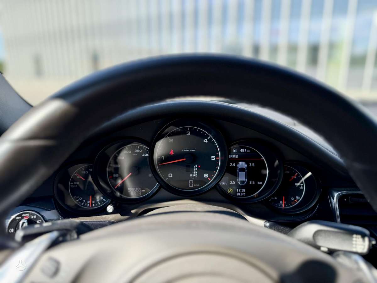 Porsche Panamera - 11