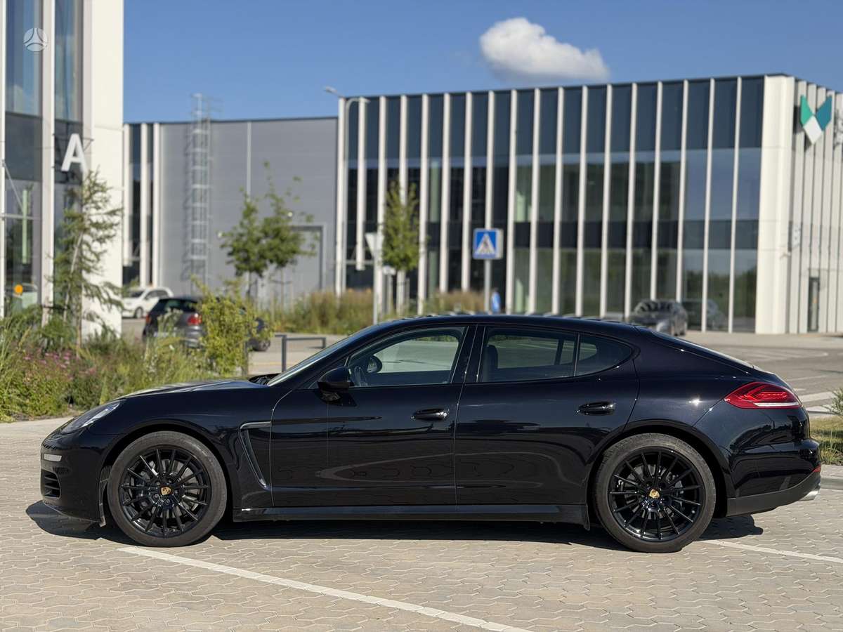 Porsche Panamera - 8