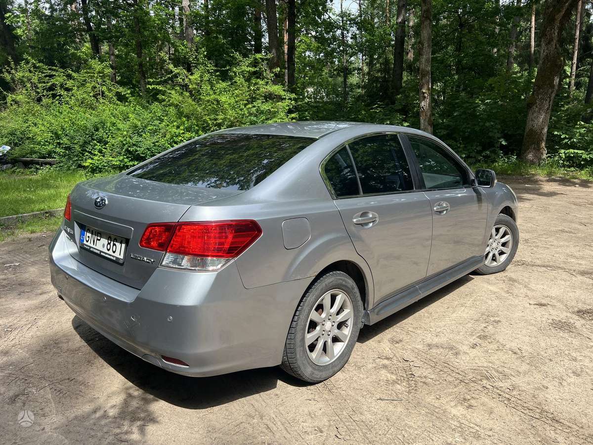 Subaru Legacy - 8