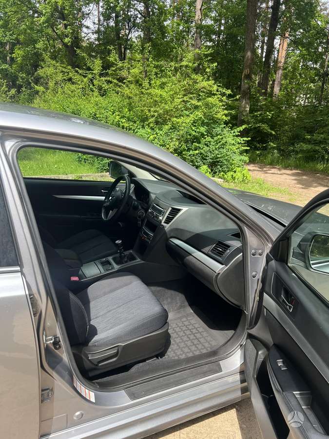 Subaru Legacy - 10
