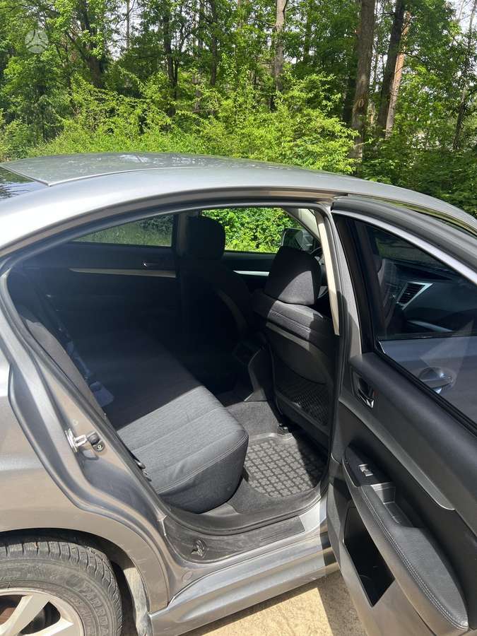 Subaru Legacy - 11