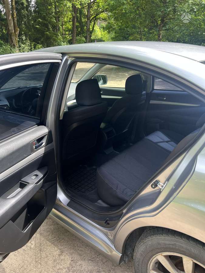Subaru Legacy - 12