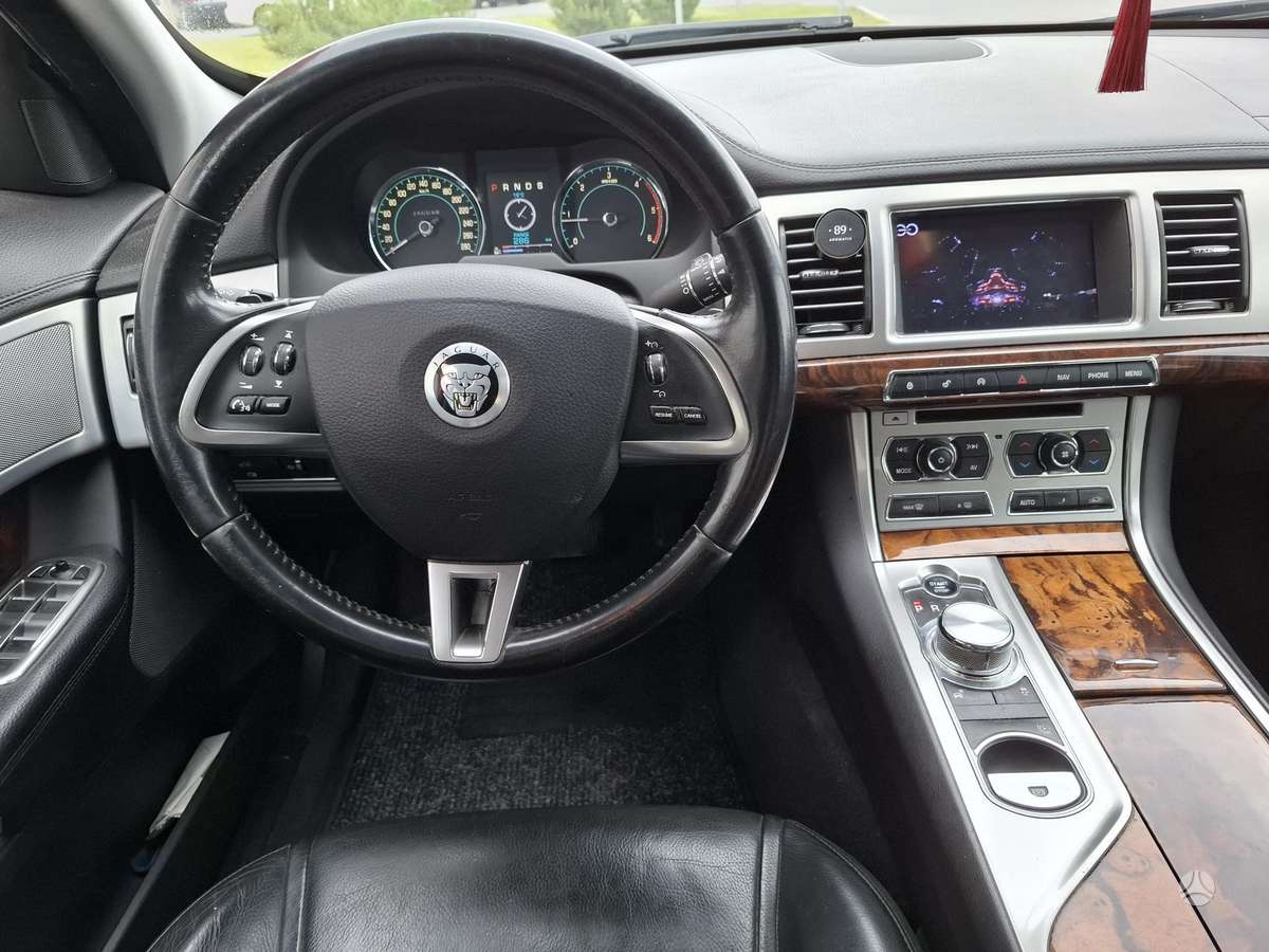 Jaguar XF, 2.2 l., Седан