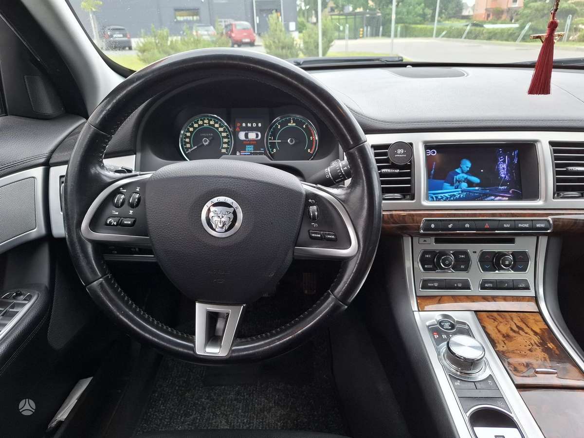 Jaguar XF, 2.2 l., Седан