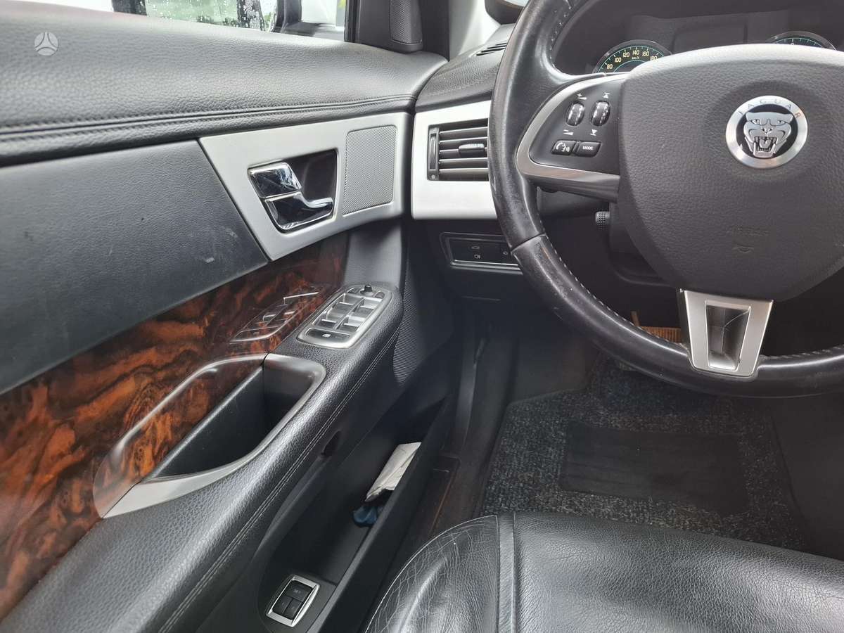 Jaguar XF, 2.2 l., Седан