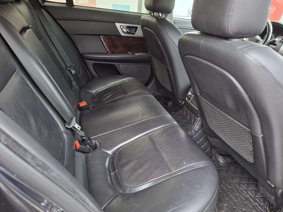 Jaguar XF, 2.2 l., Седан