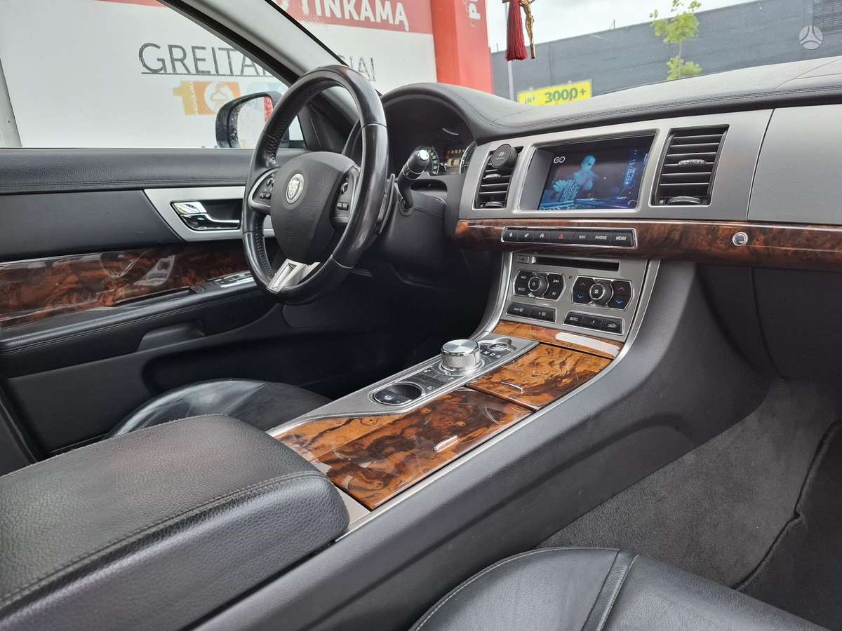 Jaguar XF, 2.2 l., Седан