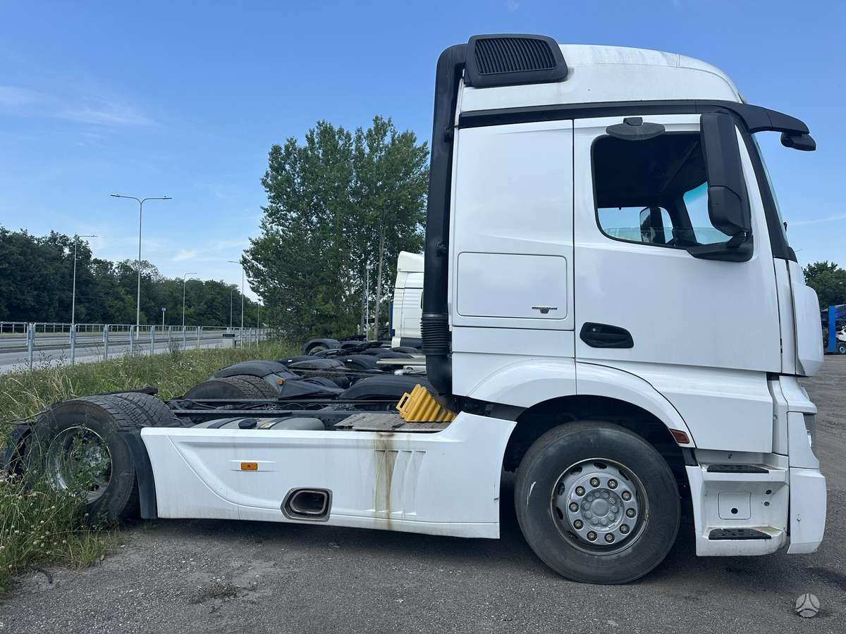 Mercedes-Benz Actros 2543, double sleeper