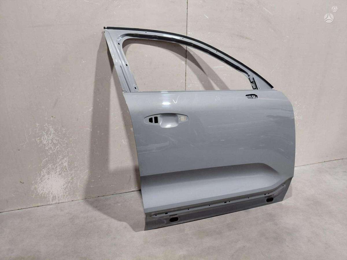 Volvo XC40 doors