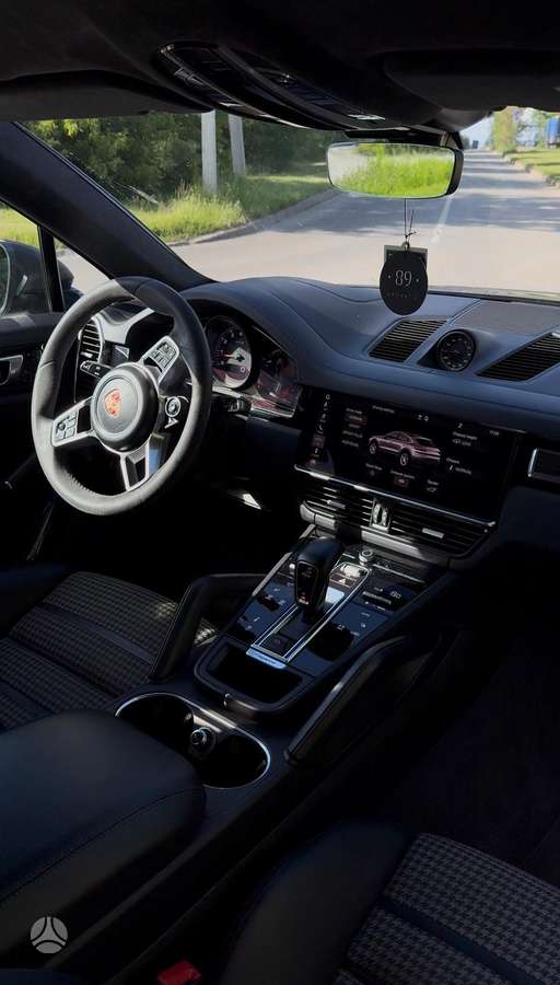 Porsche Cayenne Coupe - 1