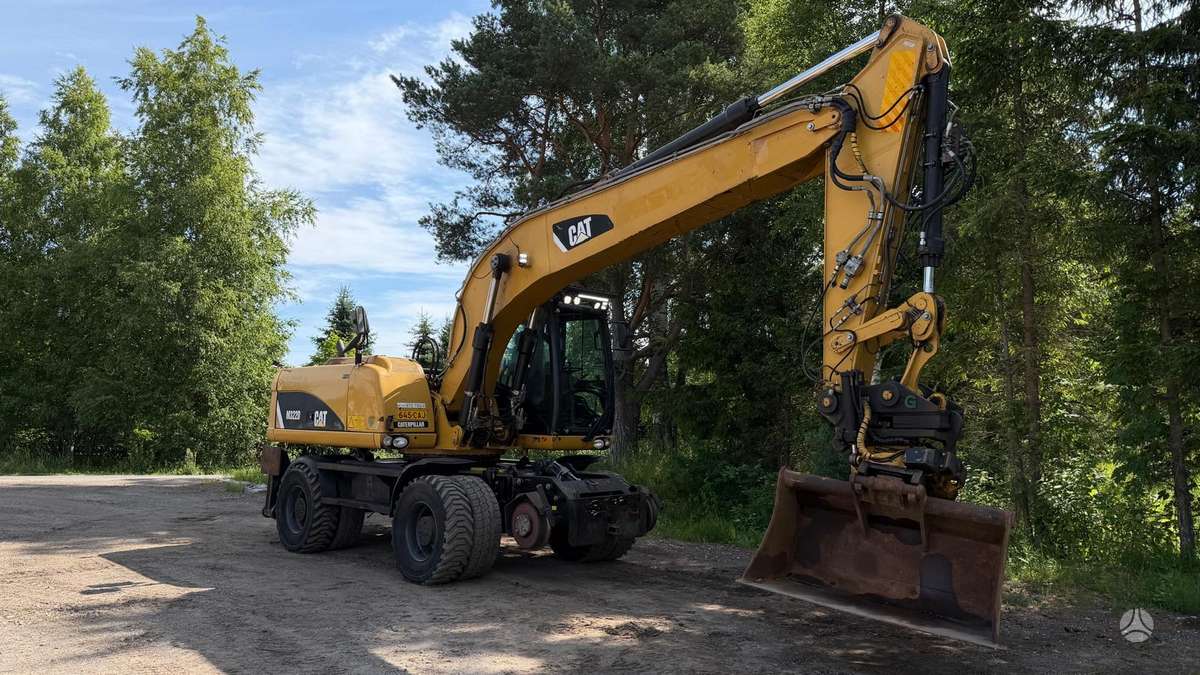 Caterpillar M322D, excavator