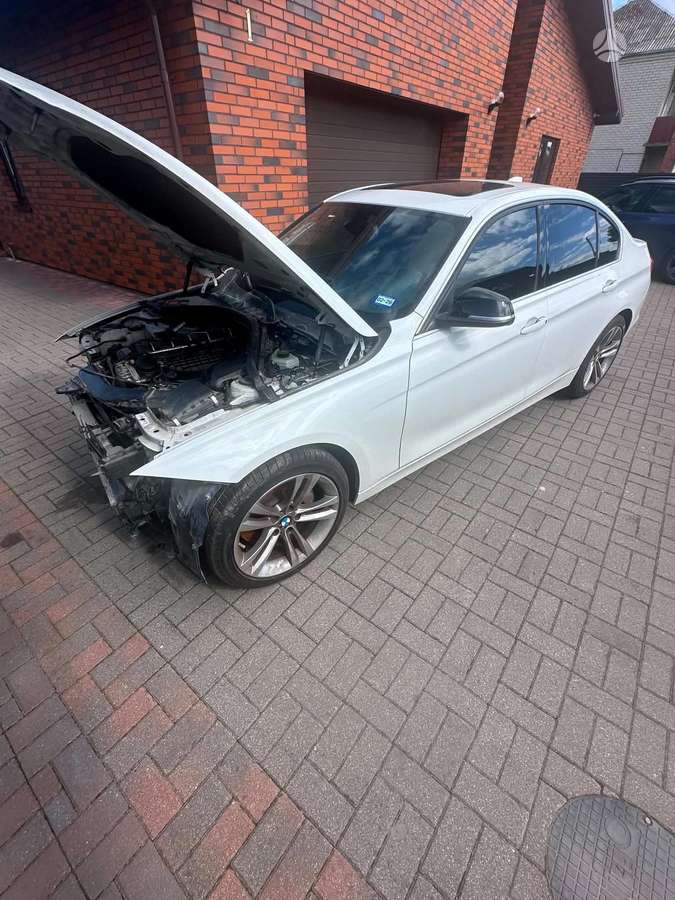 BMW 335, 3.0 l., Седан