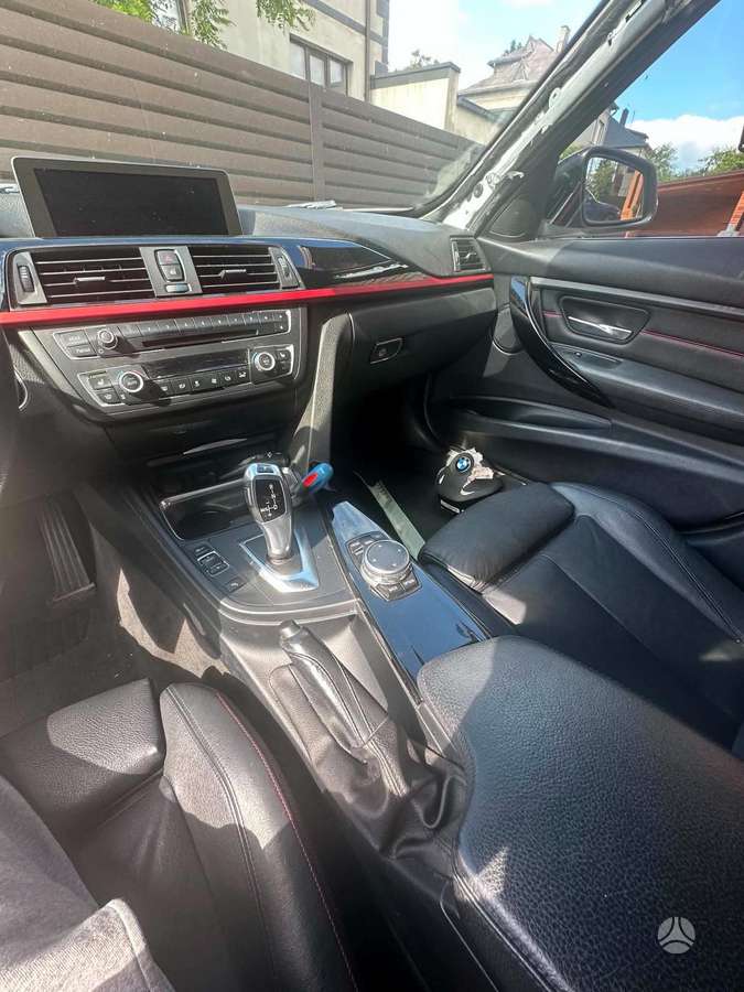 BMW 335, 3.0 l., Седан