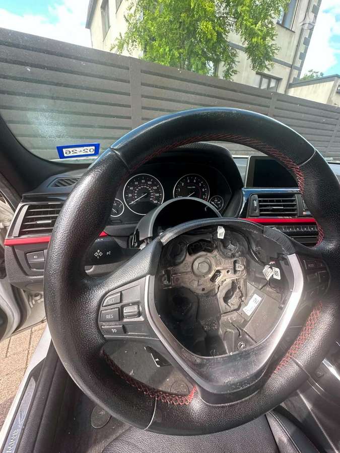 BMW 335, 3.0 l., Седан