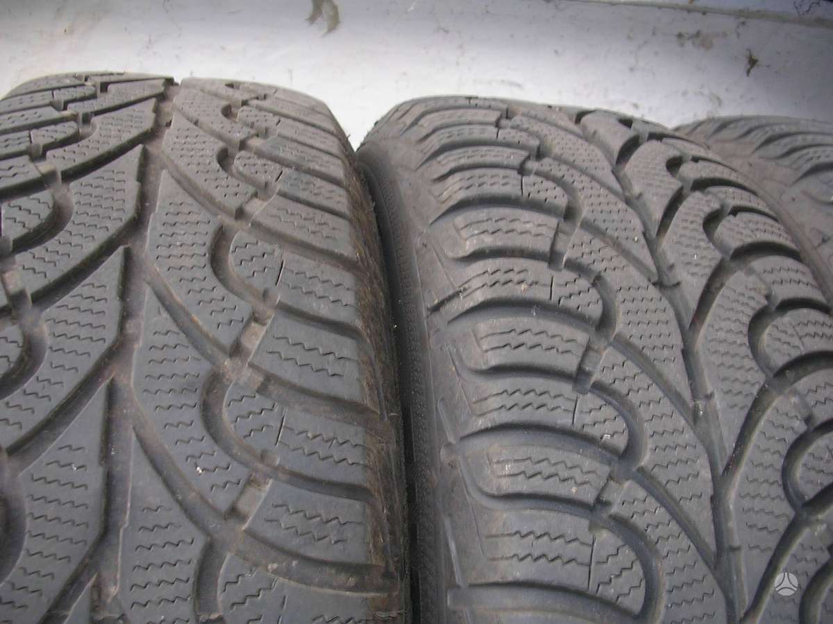 Pirelli SUPER KAINA, winter 215/55 R17